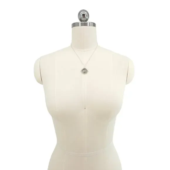 VIRGINS SAINTS & ANGELS VSA Petite Cloister Sacred Heart Charm SS Necklace - Picture 3 of 7